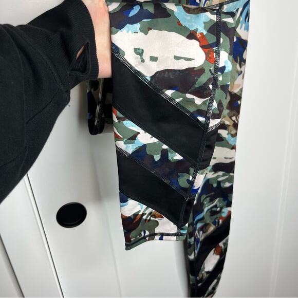 Free People FP Movement Daybreak Camo Print Mesh Drawstring Leggings Size XS - Picture 3 of 8